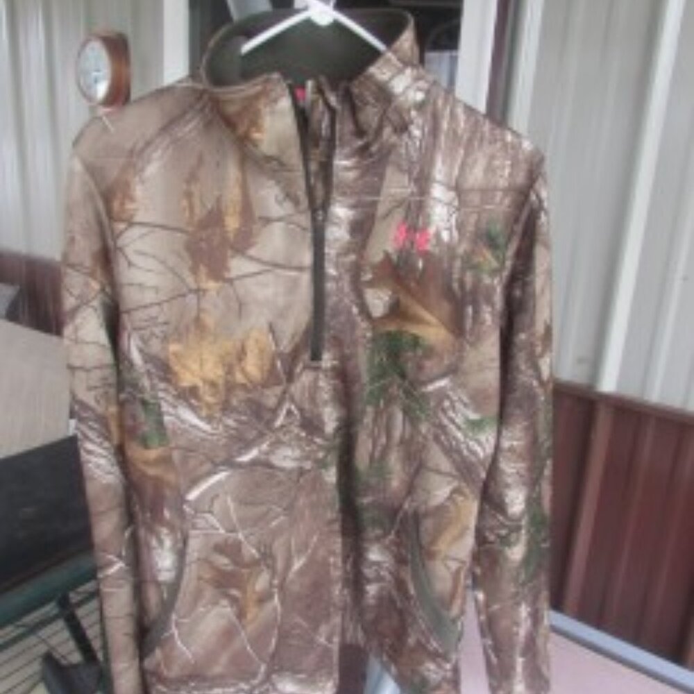 Under Armour women's camo pullover M (8)